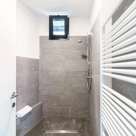 Lumina - Secluded Garden Retreat - View *