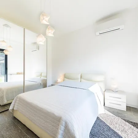 Lumina - Secluded Garden Retreat - View