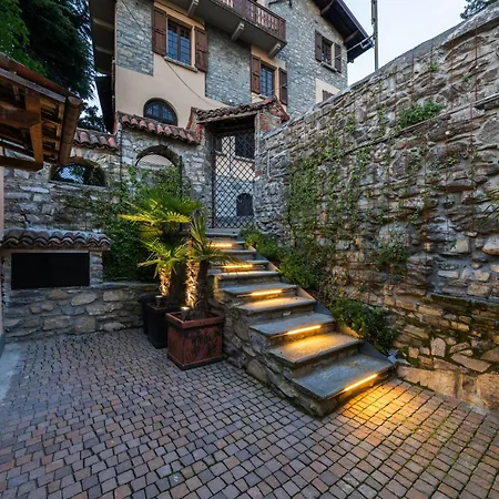 Villa Lumina - Secluded Garden Retreat - View Torno
