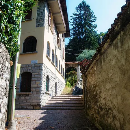 Villa Lumina - Secluded Garden Retreat - View *