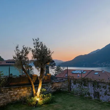 Willa Lumina - Secluded Garden Retreat - View