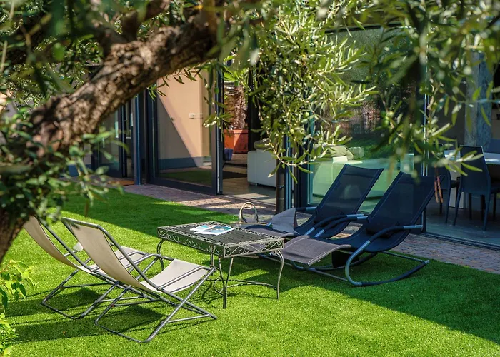 Villa Lumina - Secluded Garden Retreat - View