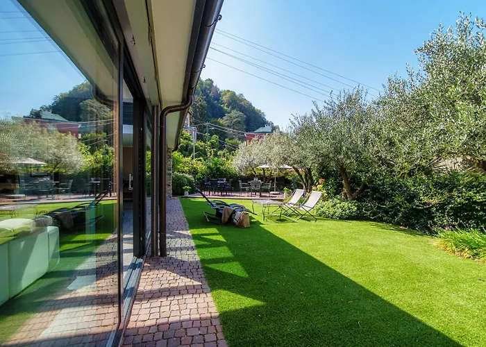 Lumina - Secluded Garden Retreat - View * Torno