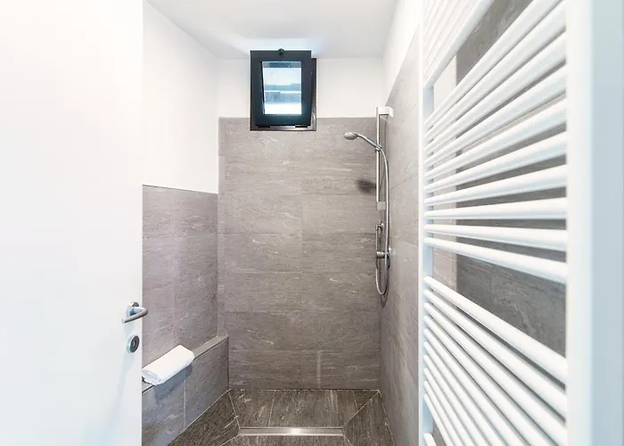 Lumina - Secluded Garden Retreat - View *