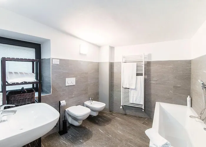 Lumina - Secluded Garden Retreat - View Villa *