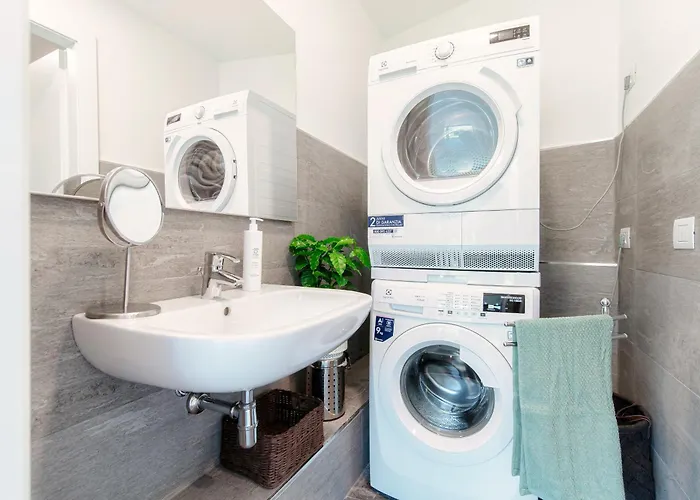 Lumina - Secluded Garden Retreat - View Villa *