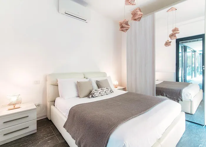 Lumina - Secluded Garden Retreat - View Villa Torno