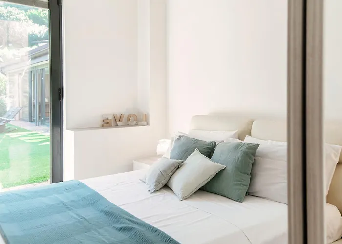 Villa Lumina - Secluded Garden Retreat - View Torno