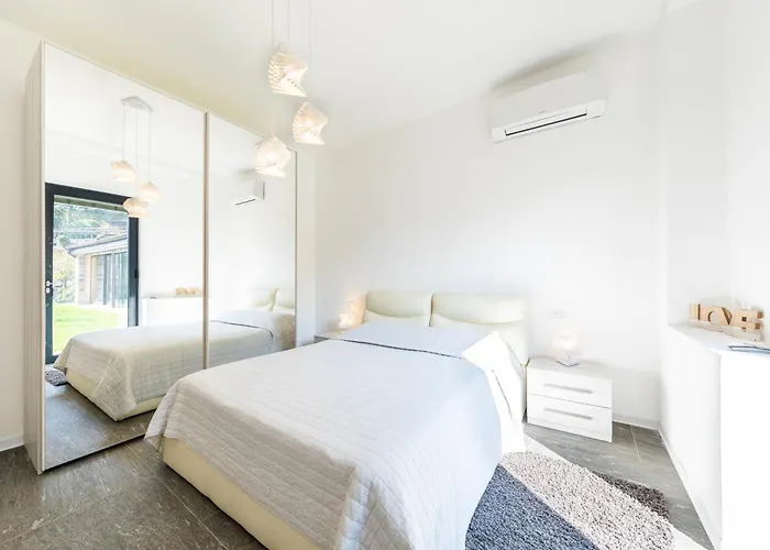 Lumina - Secluded Garden Retreat - View