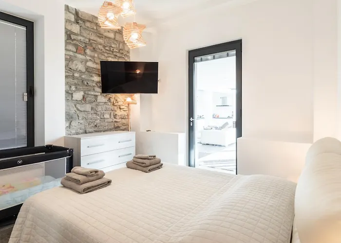 Lumina - Secluded Garden Retreat - View Villa Torno