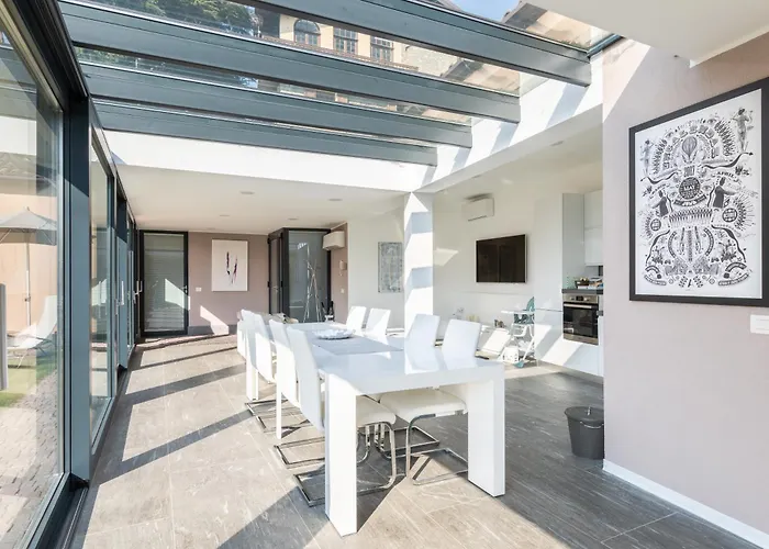 Lumina - Secluded Garden Retreat - View *