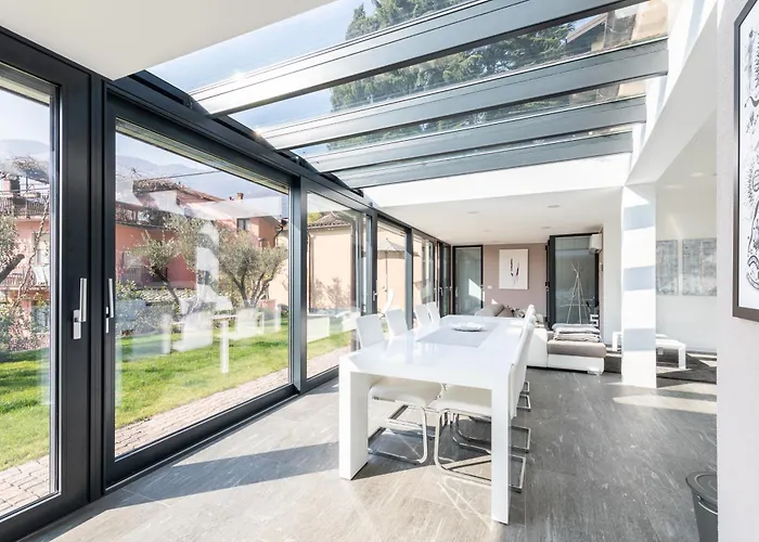 Lumina - Secluded Garden Retreat - View Villa *