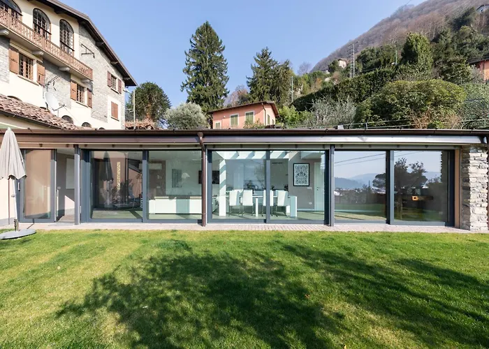 Villa Lumina - Secluded Garden Retreat - View *