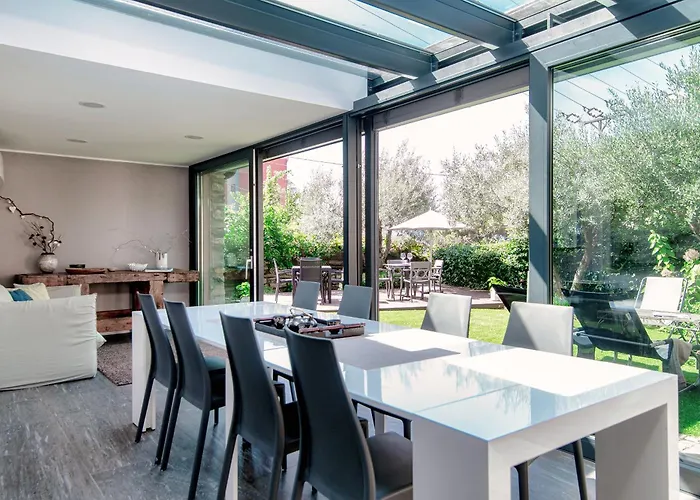 Lumina - Secluded Garden Retreat - View וילה *